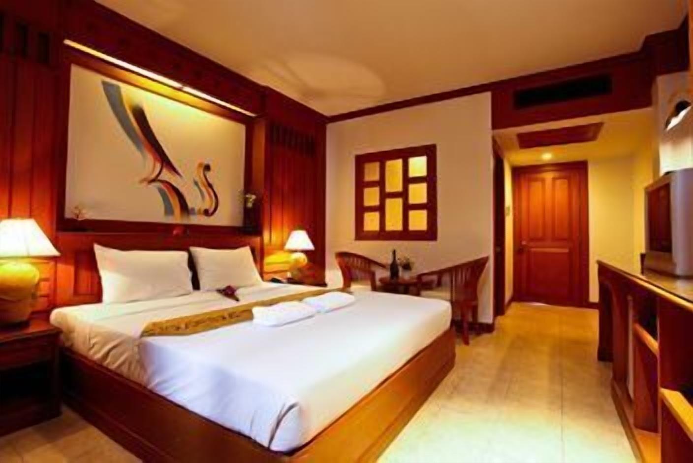 Cello Hotel Patong Экстерьер фото