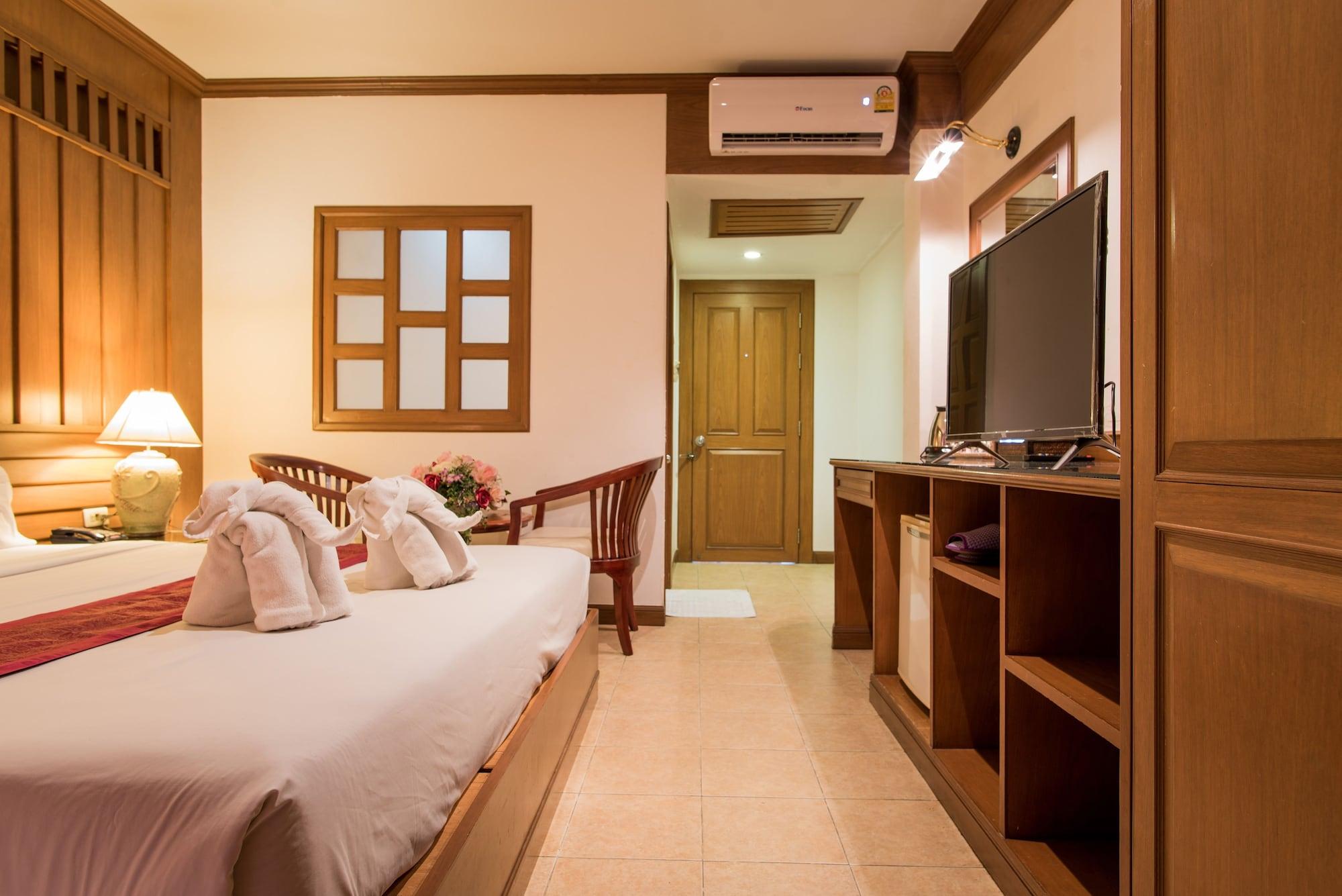Cello Hotel Patong Экстерьер фото